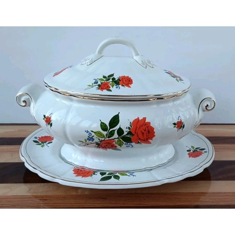VTG Soup Tureen with Lid Large Red Roses Loucarte Portugal White Oval‎ Rose